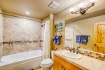 2.Guest Bathroom w Tub & Shower Combo 